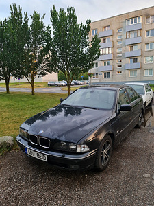 BMW 530d (4 foto / 5)