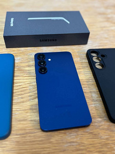 Samsung s25 12/256 (1 foto / 5)
