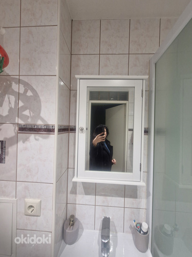 Шкаф с зеркалом