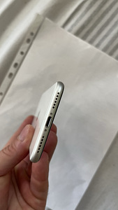 iPhone SE 128 ГБ 2020 г. (7 фото из 10)