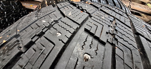 275/60 R20 115T Good Year UltraGrip Ice Arctic SUV4x4 (5 foto / 7)