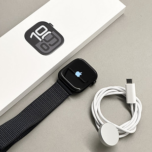 Apple Watch Series 10, 46mm, GPS, Jet Black (1 foto / 3)