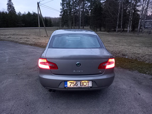 Skoda superb 2011 1.8 бензин автомат (6 фото из 8)