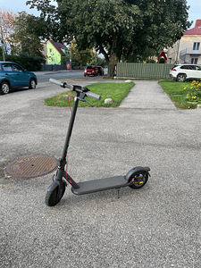 Xiaomi Electric Scooter 4 (4 foto / 6)