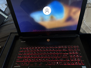 Ноутбук MSI (1 фото из 7)