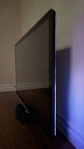Philipsi LED-teler koos 52-tollise Ambilightiga (3 foto / 6)