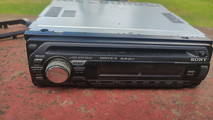 Sony CDX-GT424U USB (1 foto / 1)
