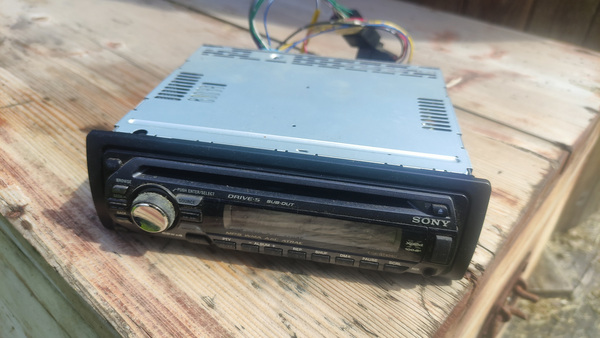 Sony CDX-GT424U Xplod