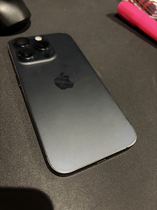 iPhone 15 pro 256gb (2 foto / 3)