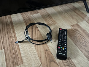 SAMSUNG 43" 4K UHD Smart TV (8 фото из 10)