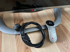 LG 47" FULL HD 3D Smart TV (8 фото из 10)