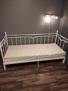 Продать кровать