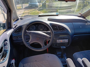 Volkswagen Sharan (5 foto / 5)