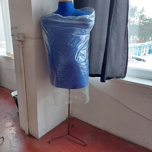 Mannekeen - mees, torso/büst (2 foto / 2)