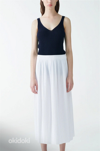 COS белая плиссированная юбка (фото #1)