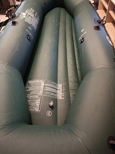 Надувная лодка Fishman 400. (5 фото из 10)