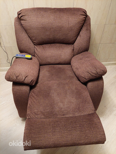 Продам массажное кресло (фото #2)