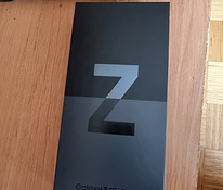 Новый Samsung Galaxy Z Flip3 5G 128GB Rom, 8GB Ram, черный