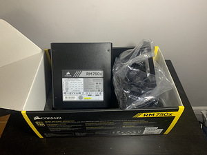 CORSAIR PSU RM750X 750W GOLD (1 foto / 2)