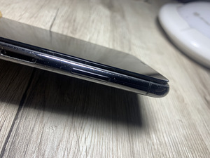 iPhone XS MAX- katkine (2 foto / 4)