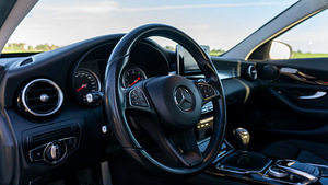 Mercedes-Benz C 220 Blutec 2.1 125kW (7 foto / 15)
