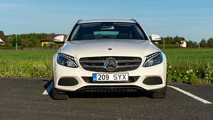 Mercedes-Benz C220 2015 (3 foto / 15)