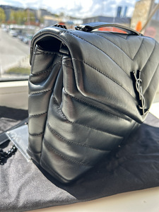 YSL Saint Laurent Loulou small bag (8 foto / 10)