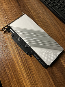 Asus ROG Hyper M.2 Card (2 фото из 2)