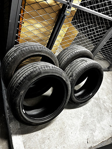 Pirelli Cinturato Ecoimpact P7 275/40/R18 103Y & 245/45/R18 (1 foto / 4)