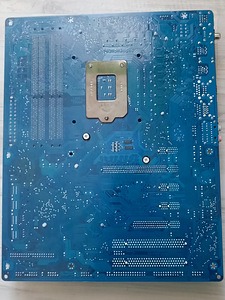 Gigabyte P55A-UD4 emaplaat+ i7-860 (2 foto / 5)