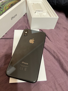 iPhone XS 256 ГБ (2 фото из 10)