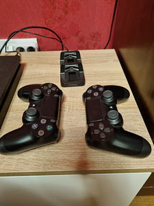 Продам Playstation 4 500GB + 2 джойстика + наушники + 7 игр (6 фото из 7)
