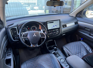 Mitsubishi Outlander 2.0 110kW B+Gaas (10 foto / 14)
