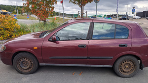 Nissan Almera 1,5 2004 (5 foto / 6)