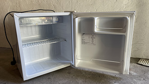 Külmik Samsung (47 liitrit) 50 cm (3 foto / 7)
