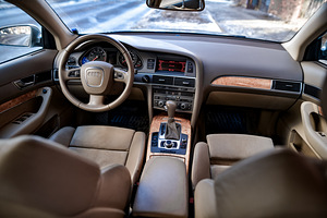 Audi A6 C6 (136 тыс км) 3.2 бензин (8 фото из 14)