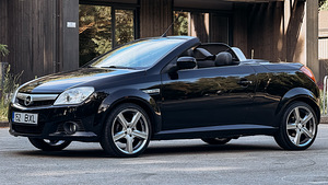 Opel Tigra 1.8 Cabiolet (2 foto / 10)