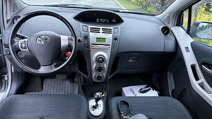 Toyota Yaris 1.4d 2008 (154000km) Webasto (12 foto / 14)