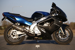 YAMAHA YZF 1000R 1996 (2 фото из 7)