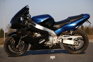 YAMAHA YZF 1000R 1996 (6 фото из 7)