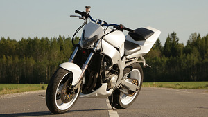 A2 Yamaha FZR 600r (6 фото из 10)