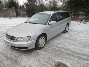 Opel Omega caravan 2.2 88 kw (2 foto / 11)