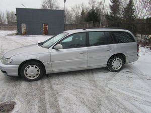 Opel Omega caravan 2.2 88 kw (3 foto / 11)