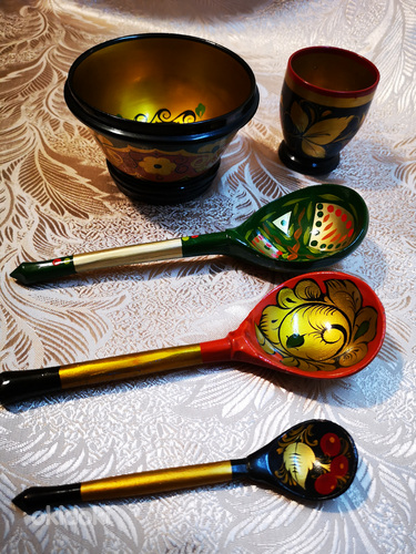 Puidust lauanõud "Khokhloma"