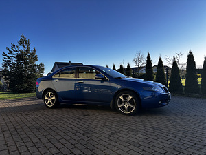 Honda Accord 2.4 VTEC (2 foto / 10)