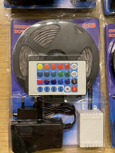 Led 5m+pult+adapter. RGB (1 foto / 2)