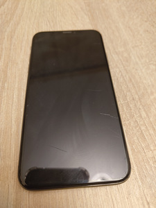 iPhone х 64гб (3 фото из 4)