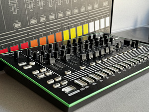 ROLAND TR8, ROLAND TB3 (4 foto / 7)