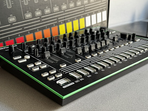 ROLAND TR8, ROLAND TB3 (5 foto / 7)