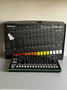ROLAND TR8, ROLAND TB3 (7 foto / 7)